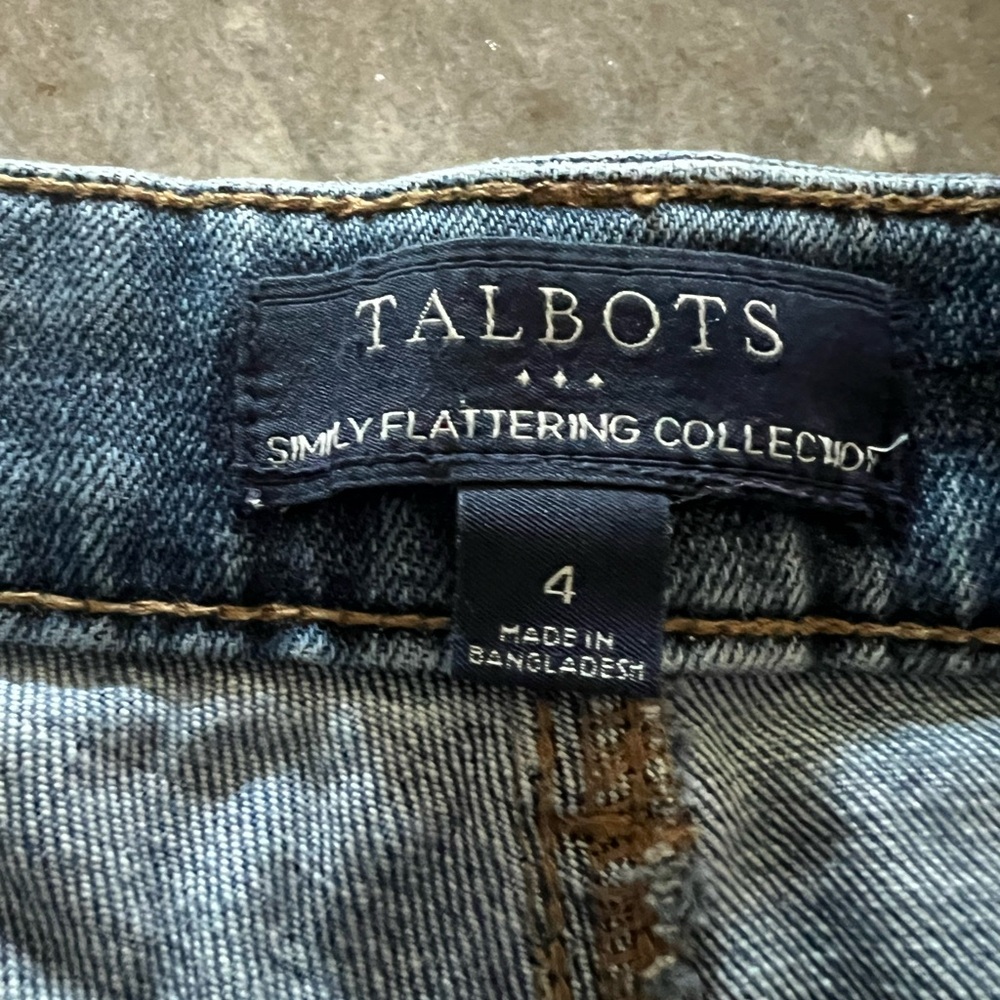 Talbots Simply Flattering Collection Jeans Shorts Size 4 Boyfriend 9” Denim